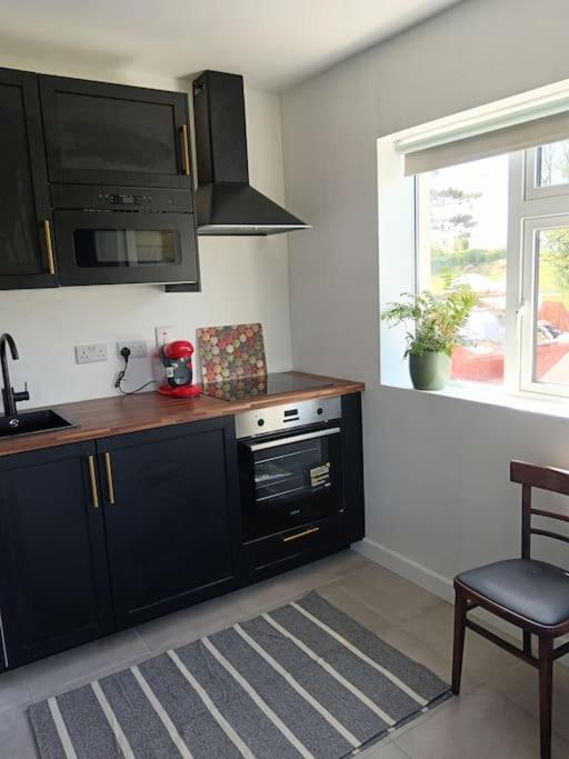 Апартаменти Dingle Escape -2 Bed -Sleeps 4 Екстер'єр фото